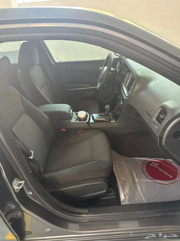 دودج تشارجر V6  2016 نظيف بحالة الوكالة 6