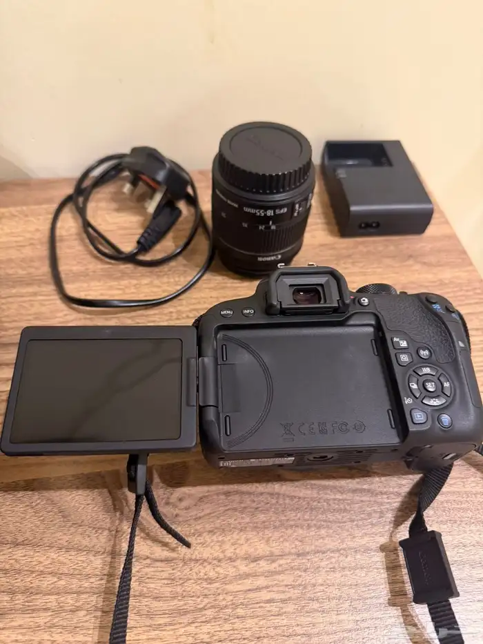 كميرا كانون EOS800D 2