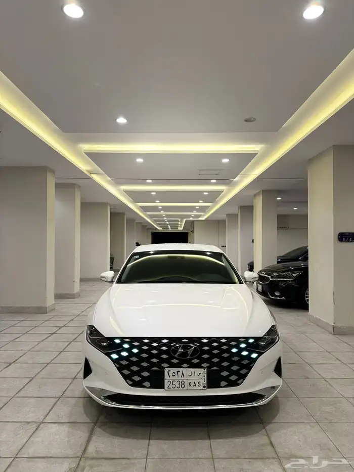 ازيرا 2021 ( بنزين ) فل كامل بدي وكالة 1