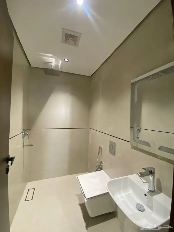 فيلاروف ارضية للبيع حي اليرموك 9