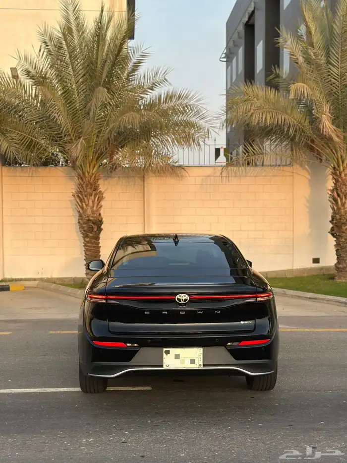 تويوتا كراون بريميوم 2025 شبه جديدة 9