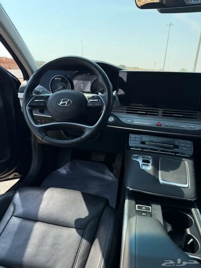 هيونداي ازيرا لون اسود داخلي أسوده ممشى قليل محركات بلد 18