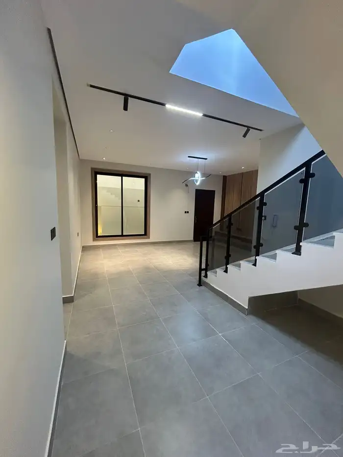 فلل روف أرضيه وعلويه حي الصفاء 8