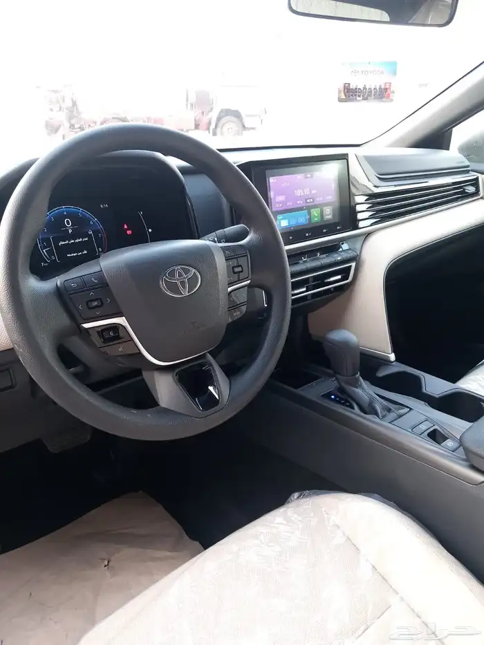 تويوتا كامري E استاندرد 2025 أبيض 10