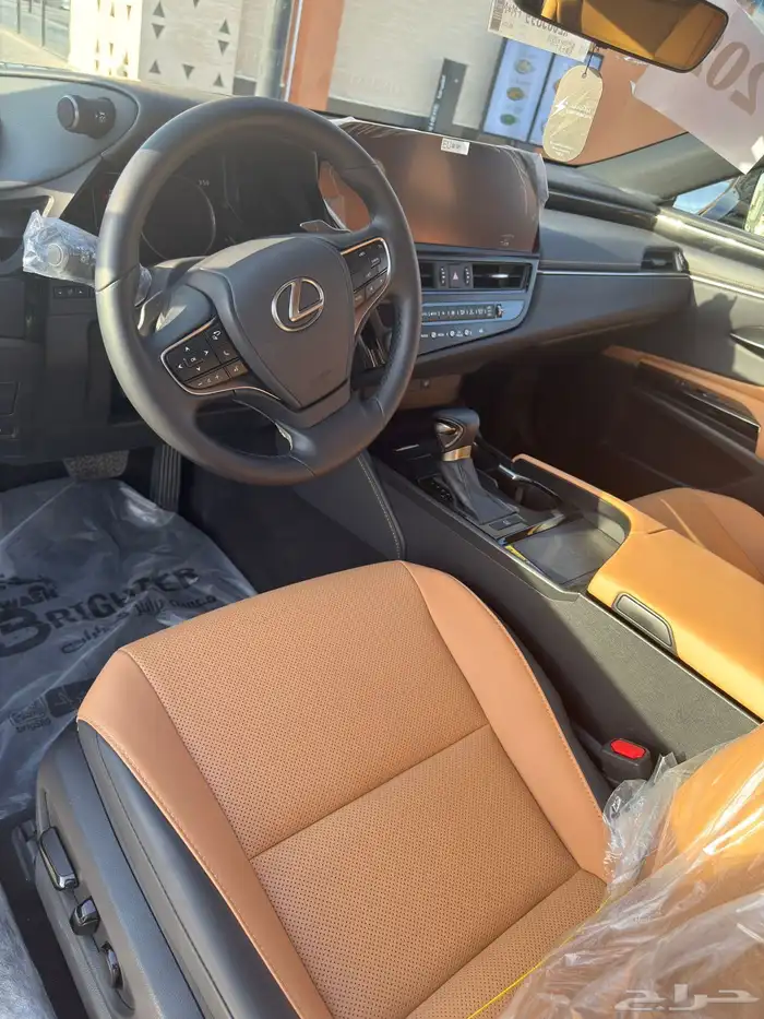 لكزس ES250 عبداللطيف جميل سعودي 3