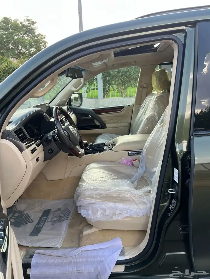 لكزس بلاك اديشن 2021 4