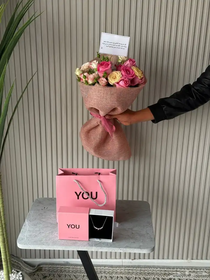 ورد وهدايا بتوصيل مجاني 0