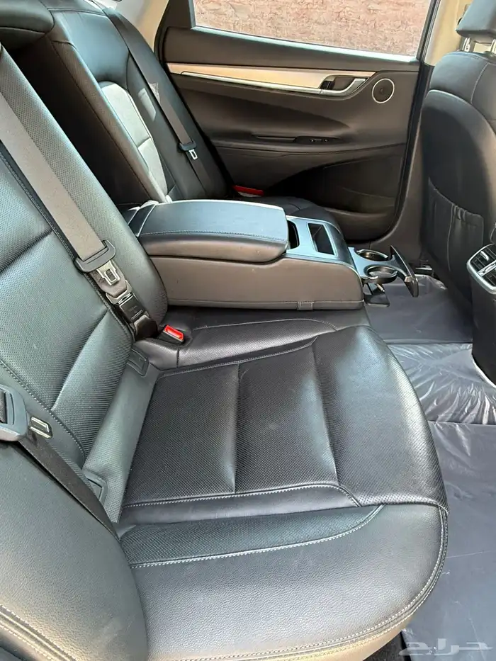 هيونداي ازيرا لون اسود داخلي أسوده ممشى قليل محركات بلد 28