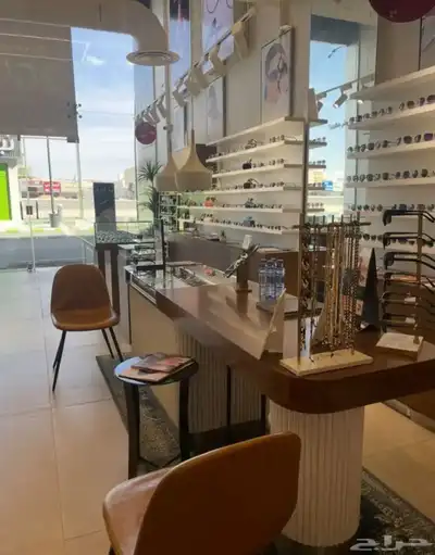 ديكور معرض محل نظارات للبيع جديد الرياض بصريات index