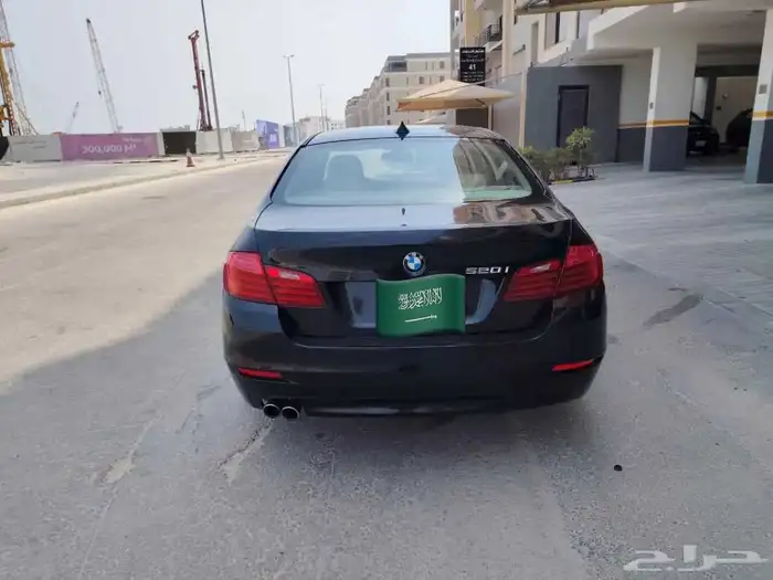 بي ام دبليو 520i موديل 2015 فل كامل 10