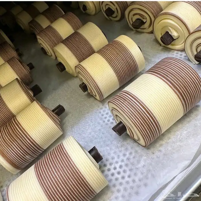 شيف حلواني غربي ومغبزاات فرنسية يبحث عن عمل وشغل الكوفي 4