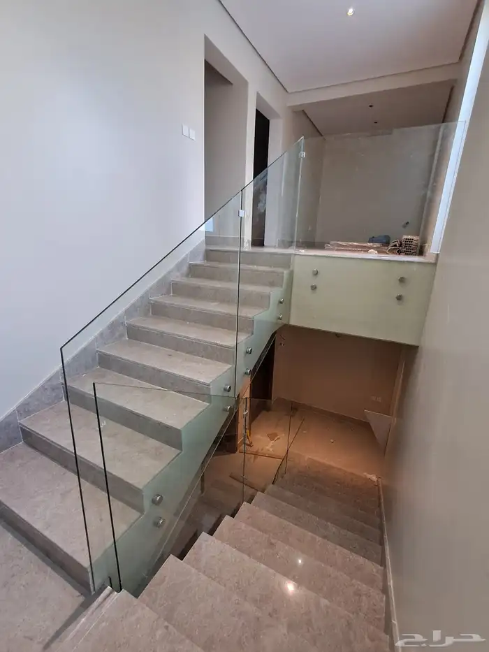 ترابزين زجاج سكوريت 12 ملي تفصيل درابزين سلم الرياض 2