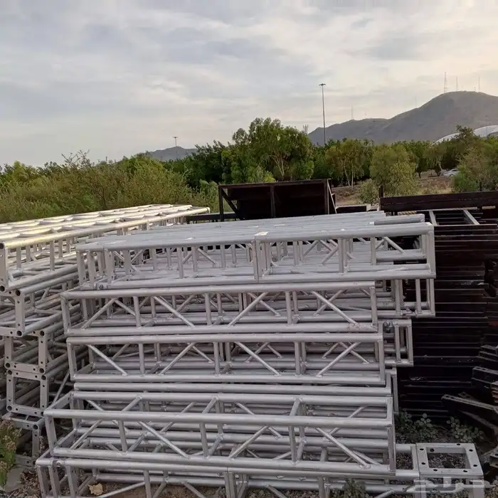 كراسي مناسبات واغراض مسرح كامله للبيع 23