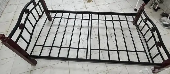سرير حديد 1