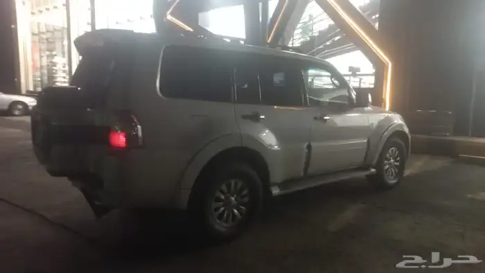 جيب باجيرو 2015 للبيع 4