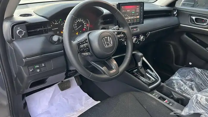 هوندا اتش ار في LX 2024 لدى شركة عبدالمجيد الخضر 6