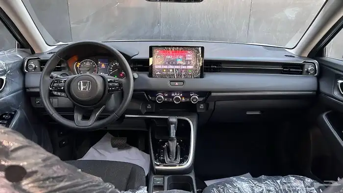 هوندا اتش ار في LX 2024 لدى شركة عبدالمجيد الخضر 11