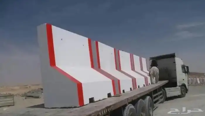 حواجز خرسانية نيوجرسي قواعد أعمدة انارة 20