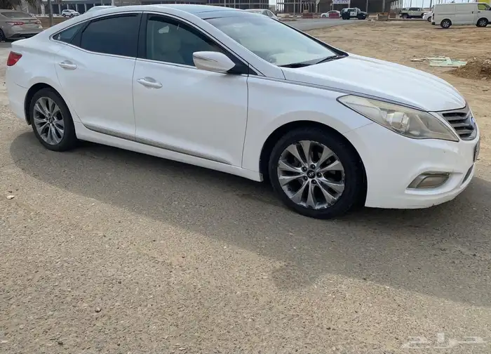 هيونداي أزيرا 212 8