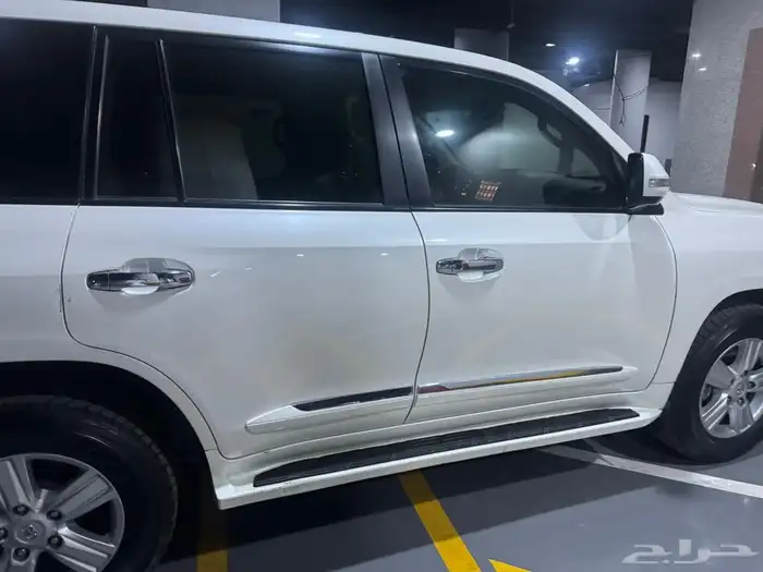 لاندكروزر نظيف جدا ممشى قليل 4