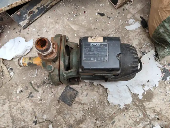 ماتور المصعد  ماتور المياه 3 حبات  صندوق الكهرباء كامل. 3