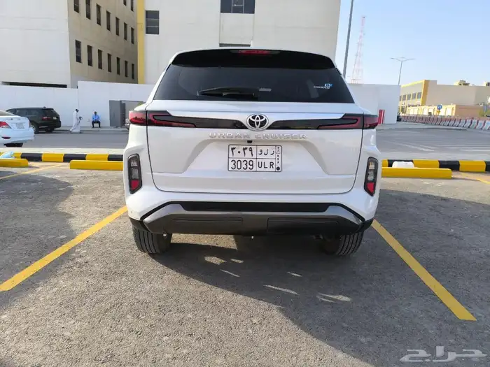 تويوتا اوربان كراوزر للتنازل 6
