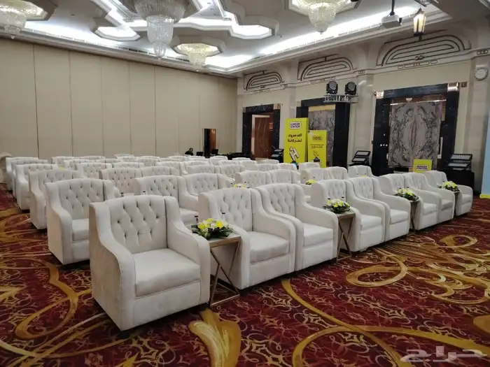 كراسي وكنب وحمامات متنقله بتصميم فاخر. خيام اربي 8