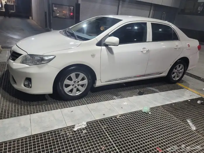 تويوتا كورولا 2011 قير عادي نظيفه جدا 6