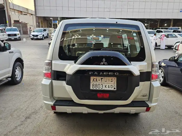 متسوبيشي باجيرو2017 نظيف 4