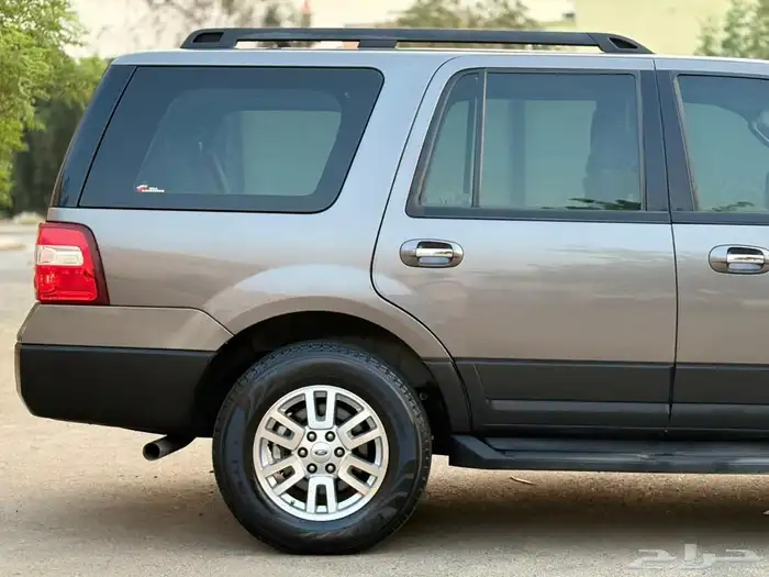 اكسبديشن 2012 نظيف جدا ماشي 130 فقط 10