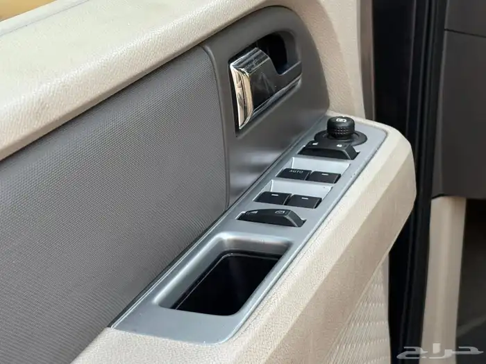 اكسبديشن 2012 نظيف جدا ماشي 130 فقط 19