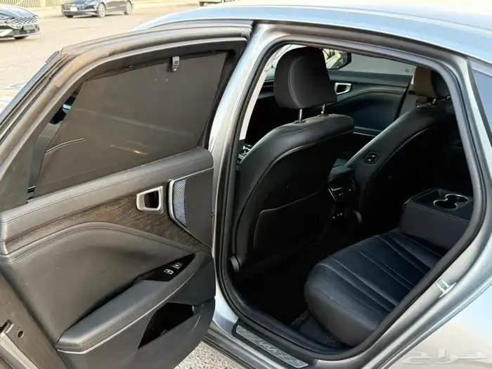 كيا K8 2022 بنزين 18