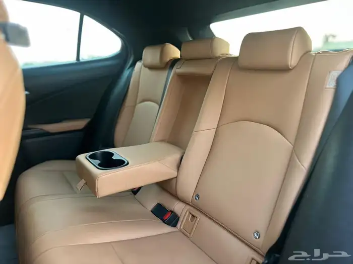 لكزس UX200 2023 20