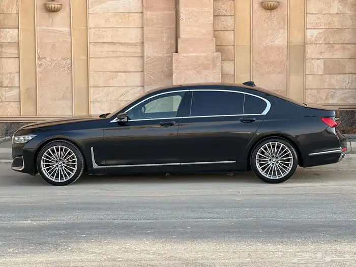 بس ام دبليو 730li ناغي فل كامل 2022بسعر مناسب جدا 0