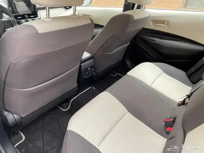 البيع كرولا مخزن بحالة الوكالة أربع سلندر 28