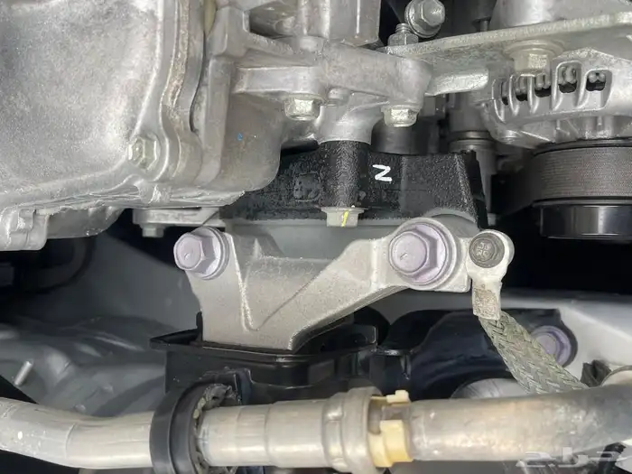 البيع كرولا مخزن بحالة الوكالة أربع سلندر 32