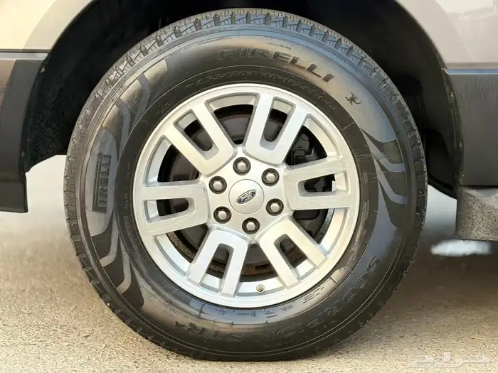 اكسبديشن 2012 نظيف جدا ماشي 130 فقط 7