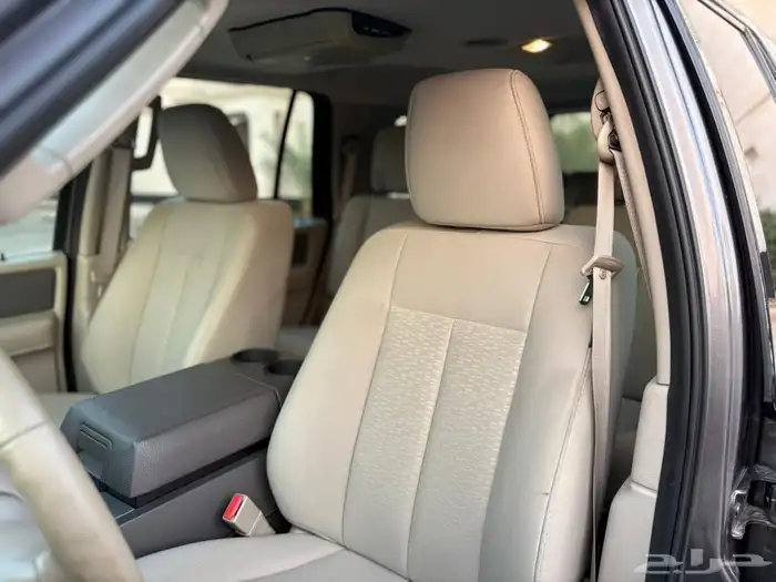 اكسبديشن 2012 نظيف جدا ماشي 130 فقط 28