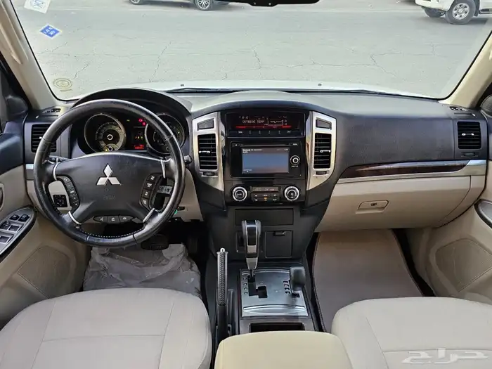 متسوبيشي باجيرو2017 نظيف 5