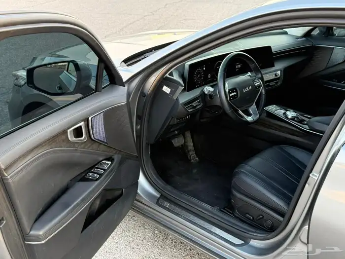 كيا K8 2022 بنزين 9