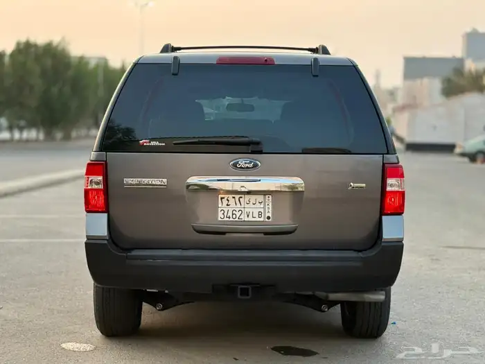 اكسبديشن 2012 نظيف جدا ماشي 130 فقط 13