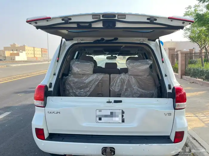 لاندكروزر 2011 2