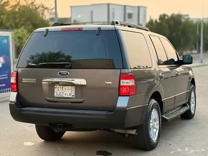 اكسبديشن 2012 نظيف جدا ماشي 130 فقط 11