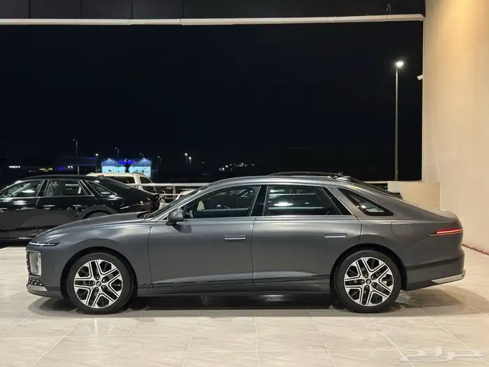 ازيرا 2023 بريميوم . رصد الفخامة 5