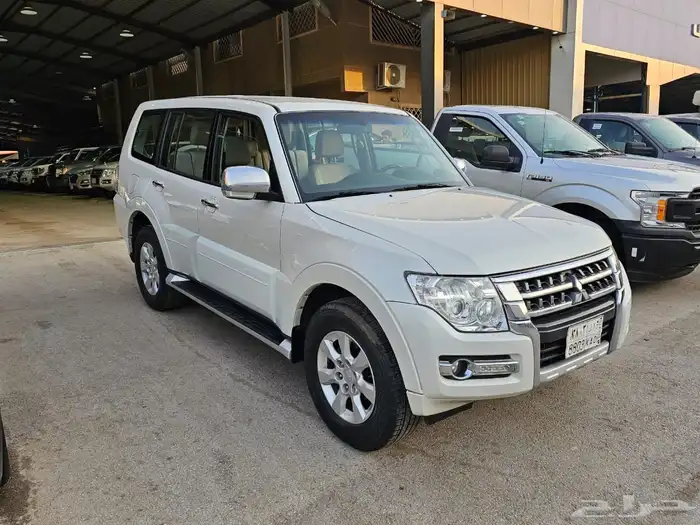 متسوبيشي باجيرو2017 نظيف 0