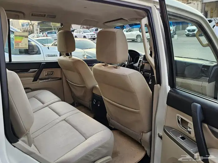 متسوبيشي باجيرو2017 نظيف 9