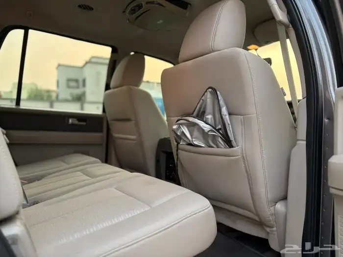 اكسبديشن 2012 نظيف جدا ماشي 130 فقط 25