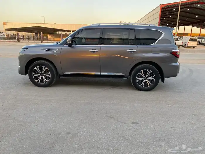 نيسان باترول تيتانيوم 2023 V8 4