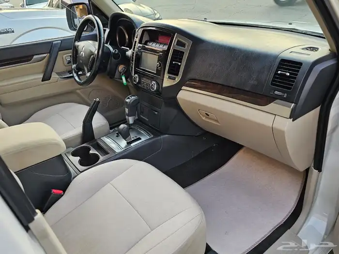 متسوبيشي باجيرو2017 نظيف 7