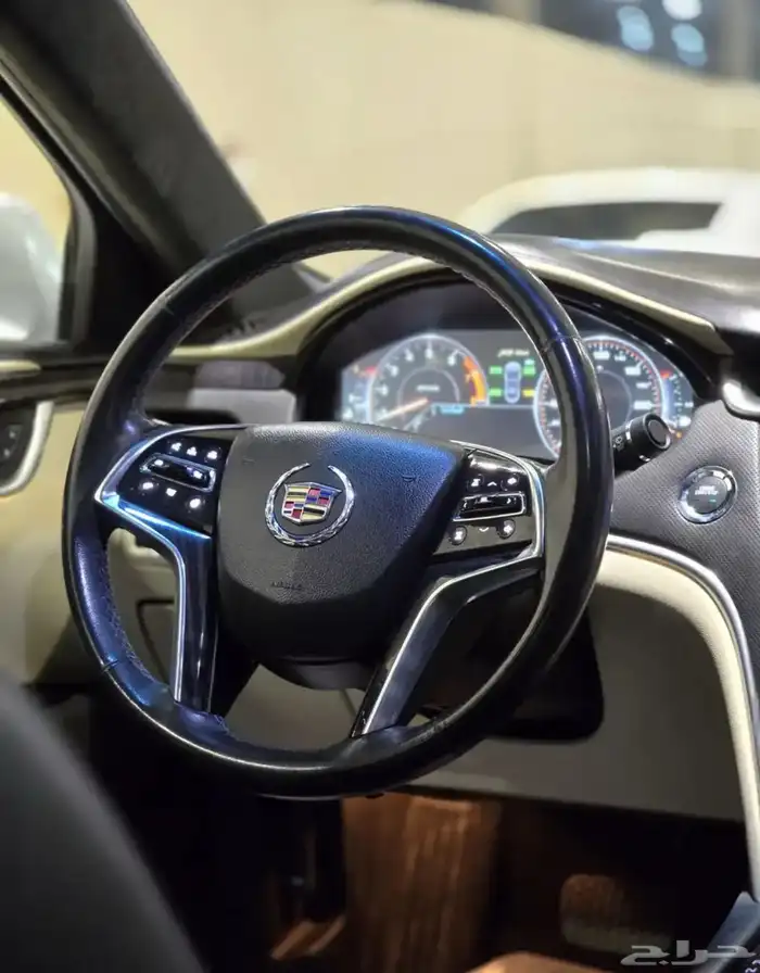 كاديلاك XT5 فل كامل 9